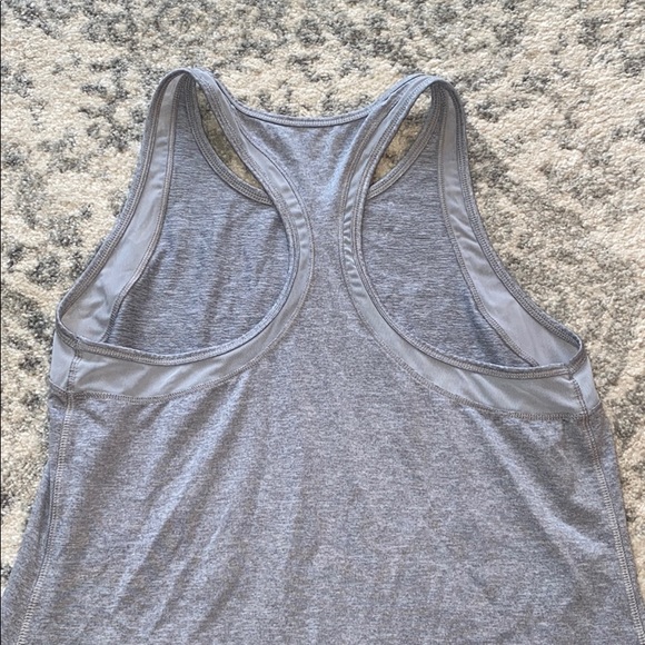 old navy active tank top. - Picture 5 of 5